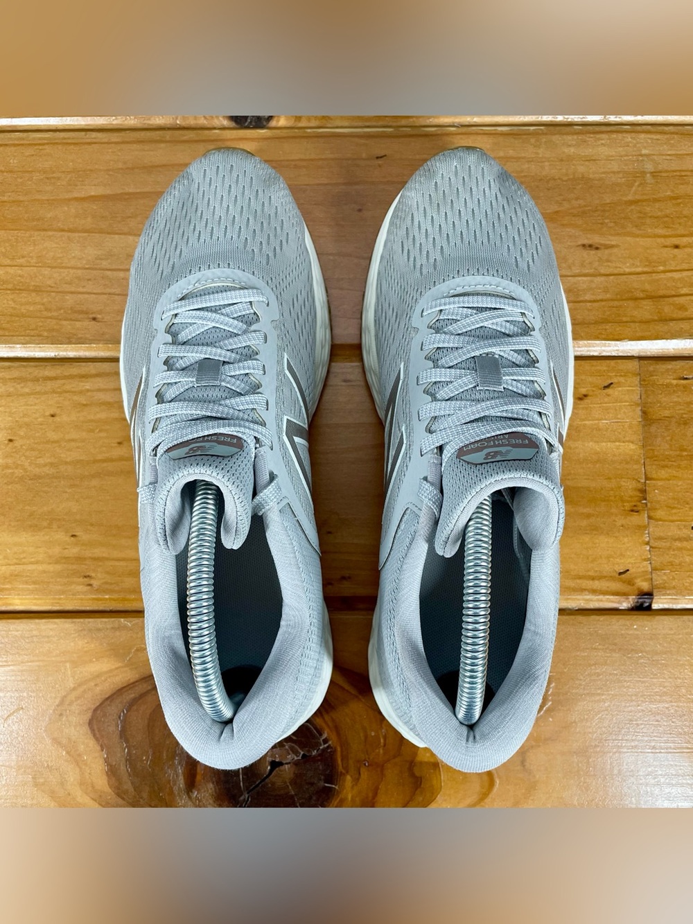 New Balance Fresh Foam Arishi V2 Womens 9.5 B Gray White Running Shoes Sneakers - Picture 11 of 16